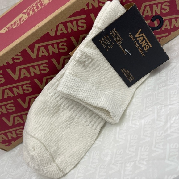 VANS. HALF CREW Socks 
HAUTEUR CHENLE CALCETIN DE MEDIA CAÑA
"OFF THE WALL"
1 pa - Picture 2 of 16